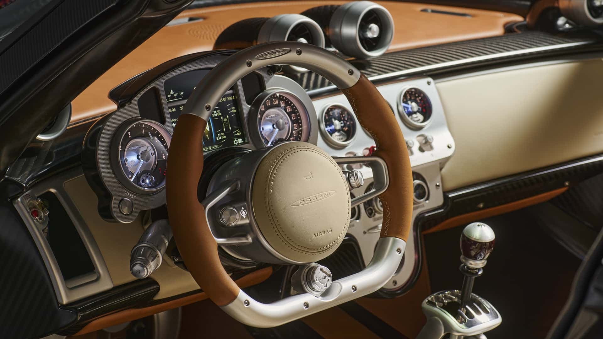 Pagani Utopia interior
